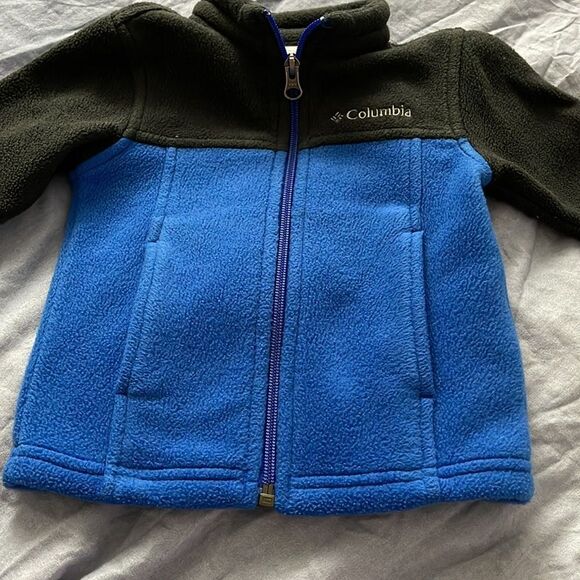 Columbia Kids' Blue and Black Fleece Jacket - Picture 3 of 4